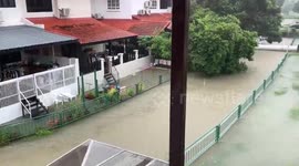 Heavy rain causes flash flooding in Singapore