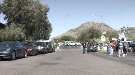 Phoenix PD break up protest at trump rally
