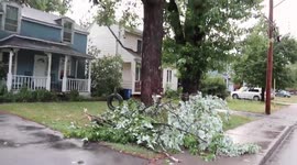 Quebec streets pounded by heavy rain and strong winds