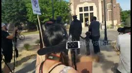 Minneapolis protestors leave message for police at 2nd precinct