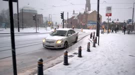 Drivers continue through Rochdale snow