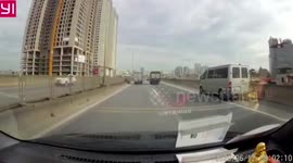 Car loses control after overtaking on highway in Vietnam