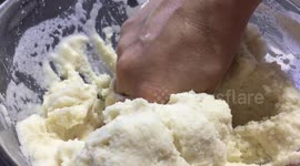 The pleasant sound of kneading corn dough