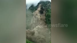 Dramatic footage of mountainside collapsing in southern China due to rainfall