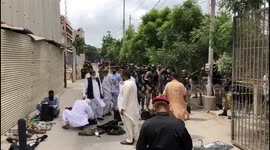Gunmen attack Pakistani stock exchange in Karachi