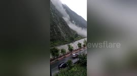 Huge boulders plummet down mountain in southern China