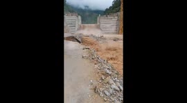Tremors and heavy rain cause landslides and flash floods in north Vietnam