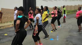 Gym-starved Nigerian community hit streets for public workout