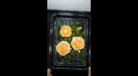 Vietnamese baker uses syringes to make 3D rose jelly cake