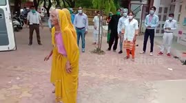 100-year-old COVID-19 survivor returns home from hospital in central India