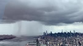 Cool timelapse captures summer storm sweeping over New York City