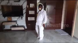 Watch - Man wears mask made of Gold worth rupees 3 lakh for safety from coronavirus