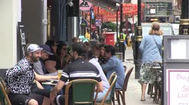 Londoners flock to Soho bars & restaurants on Super Saturday