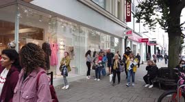 Brighton High Street Super Saturday Shoppers