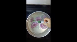 Vietnamese baker use syringes to create 3D hydrangeas flower in gelatine cake