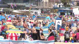 UK beaches packed at Brits head outside to enjoy the sun