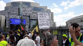 Yellow vests support protest for Hongkong.Paris, Bastille to Republique.11july2020. 15h.