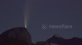 COMET NEOWISE RISING AT DAWN AND BRIGHT VENUS
