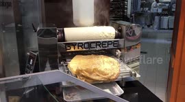 Automatic crepe maker