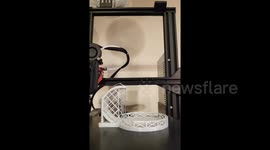 Floating 3D printed dice tower