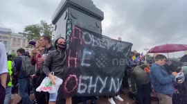 Hundreds protest against constitutional amendments in Moscow