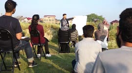 Open-air classes for students in Kashmir