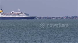 Saga Sapphire departs Thames after sale to Turskish operator Anex Cruise, UK