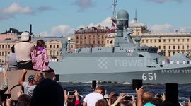 Russian turn out for Navy Day parade in St  Petersburg