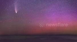 Amazing video of Comet Neowise drifting through the Northern Lights