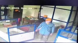 Armed men rob Indian bank and make off with over $14,000