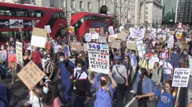 NHS workers march to Downing Street demanding pay rise