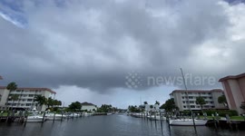 Hurricane Isaias rolls into southern Florida