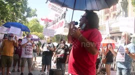 Traders in Madrid call for reopening of market