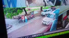 Longer version_Mob enters lawyer's house, assaults him and his family members including wife, girl child in northern India