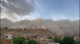 Massive dust storm slowly engulfs western Indian city