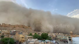 Massive dust storm slowly engulfs western Indian city