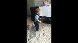 Cute Baby Dancing to Despacito