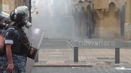 Beirutis turn ire on authorities in running battles with riot police