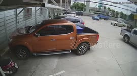 Heart-stopping moment car rolls backwards through busy five-lane carriageway