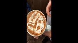 Vietnamese barista creates many artistic images on the coffee cup