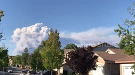 Smoke from Lake Hughes fire seen from homes in Santa Clarita, California