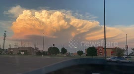 Timelapse of storm forming above Texas resembles mushroom cloud