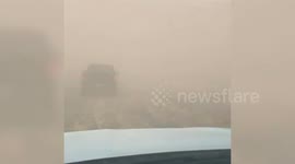 Dust storm engulfs cars in Arizona