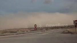Dust storm sweeps across Arizona reducing visibility