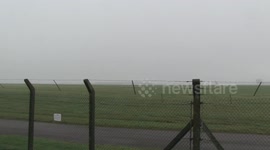 Fog covers Airport making landong difficult