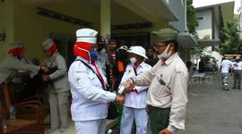 Indonesian people gathered to commemorate Indonesia's 75th Independence Day with game competitions
