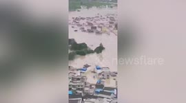 Massive mudslide hits northwestern China