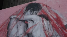 Tilt Down Lovers Detail