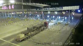 Truck carrying dinosaurs fined at highway tollbooth in China