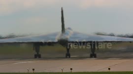 Vulcan Bomber XH558 Take Off from Doncaster Sheffield Airport
